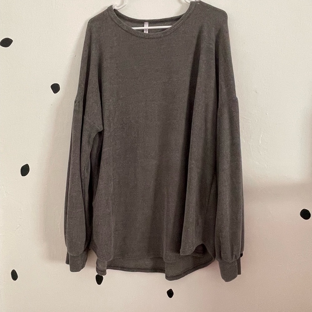 Plus sweater with puff sleeves
